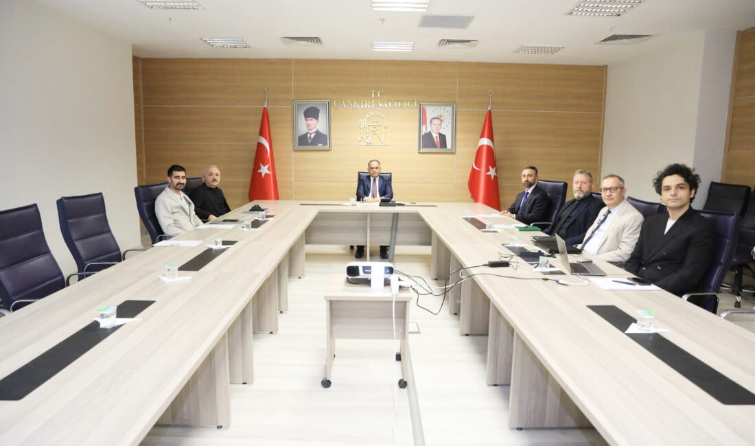 Turizm potansiyeli artırılacak Çankırı’nın turizm potansiyelini artırmaya yönelik yürütülen projelerin değerlendirildiği toplantı gerçekleştirildi.