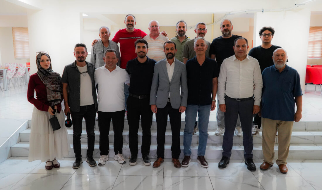 Çankırı Futbol Kulübü (FK) Başkanı Aybars Şentürk koltuğa oturduktan sonra