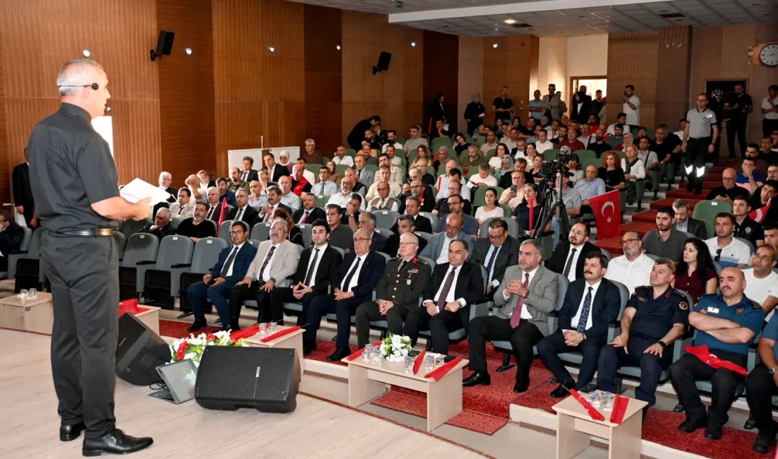 ÇAKÜ’de “İrade Bizim, Zafer Bizim” Konferansı Düzenlendi 15 Temmuz Demokrasi ve Millî Birlik Günü etkinlikleri kapsamında Çankırı