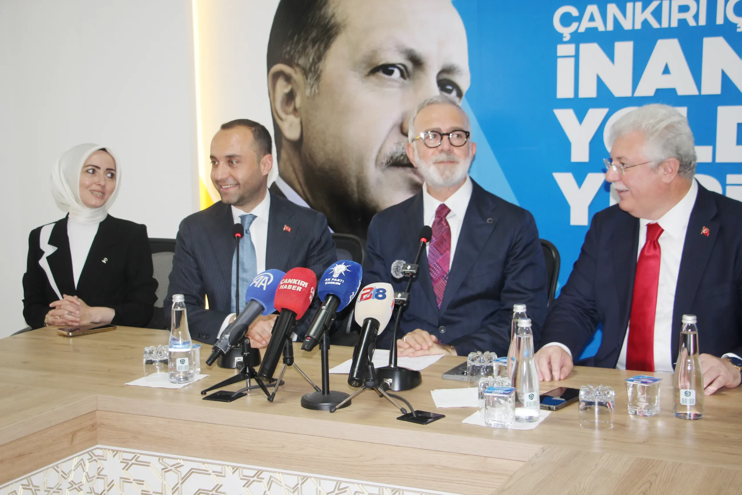 AK Parti Grupbaşkanvekili ve Manisa Milletvekili Bahadır Yenişehirlioğlu bir dizi