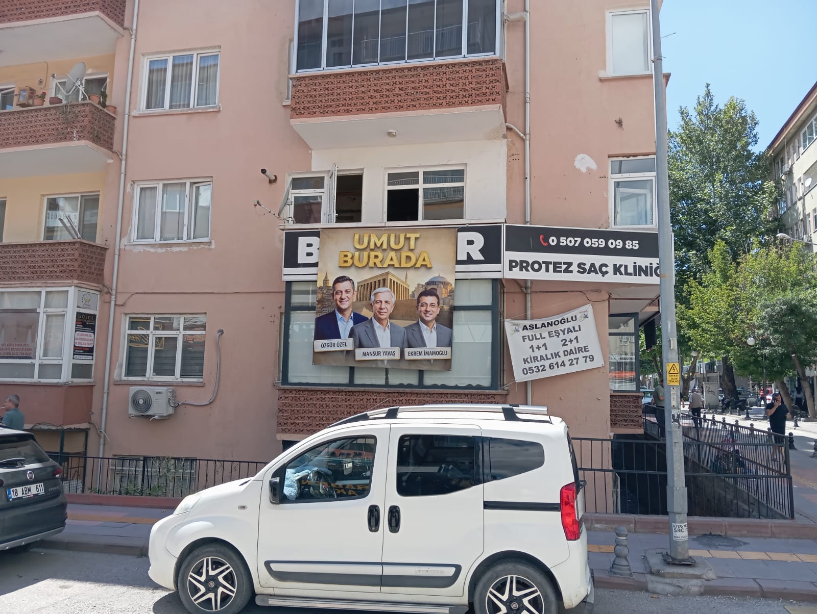 YENİ Parti’nin kuruluşuyla birlikte siyaset sahnesindeki hareketlilik devam ediyor. Ülke genelinde