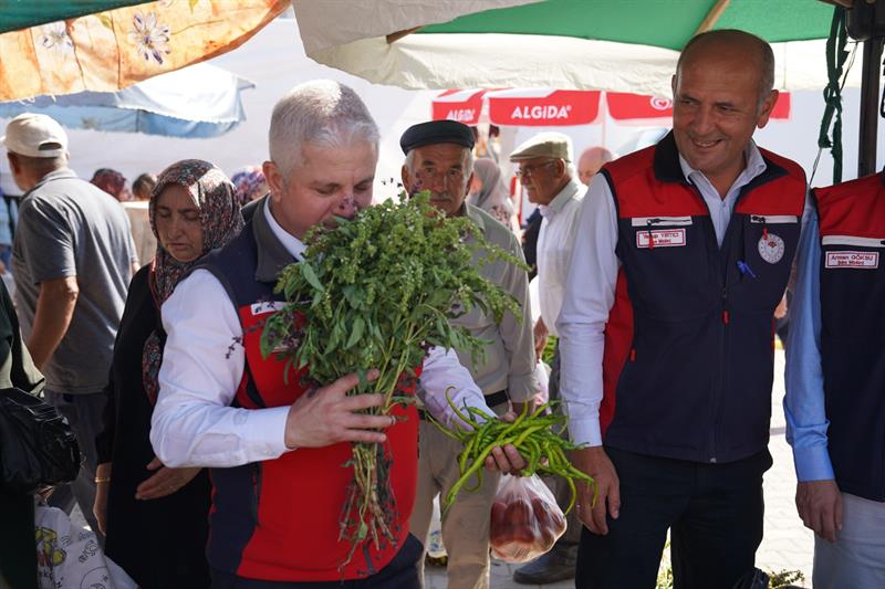 Candan, Kızılırmak’ta Üreticilerle Buluştu Çankırı Tarım ve Orman İl Müdürü Latif Candan, Kızılırmak ilçesinde