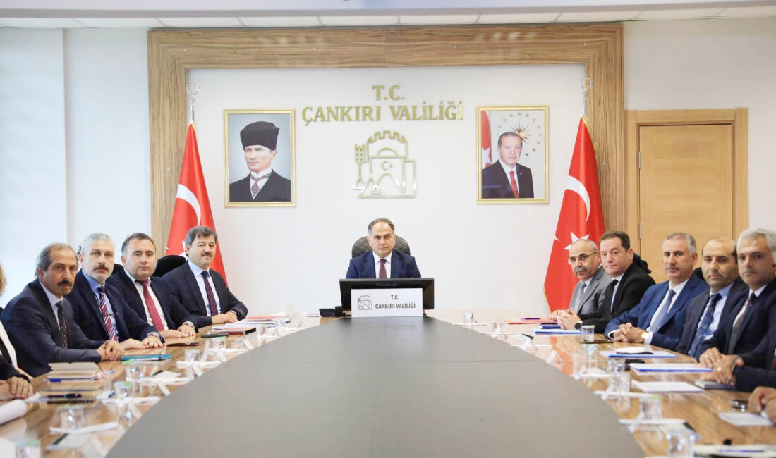 YKS ve LGS sonuçlarının açıklanması sonrasında Vali Hüseyin Çakırtaş başkanlığında