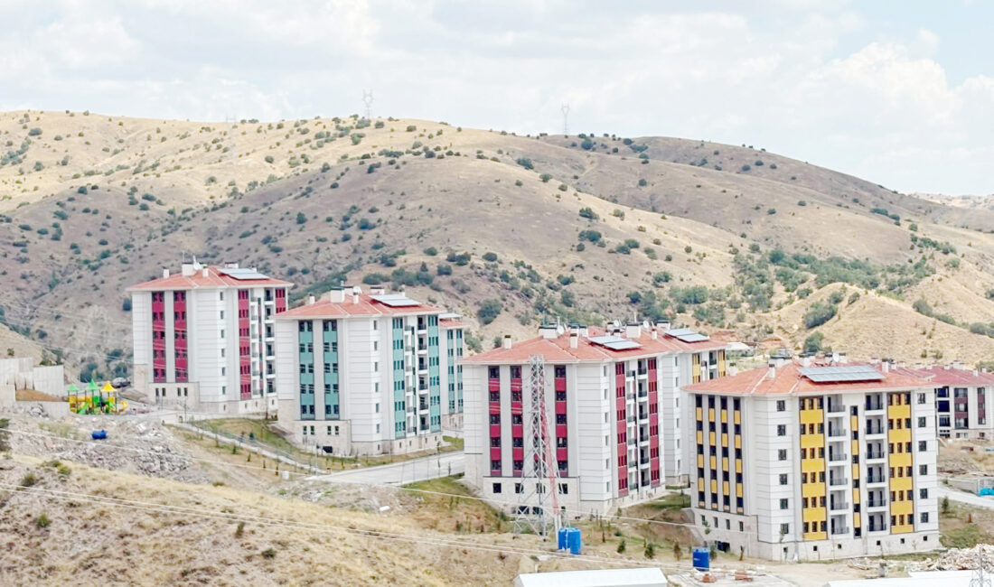Çankırı’nın Şabanözü ilçesinde heyecanla beklenen TOKİ konutlarında mutlu sona ulaşıldı.