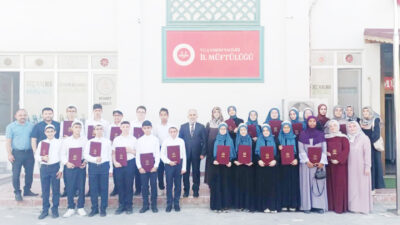 Hafızlık yolculuğunu başarıyla tamamlayan öğrenciler için program düzenlendi. Çankırı Hacı
