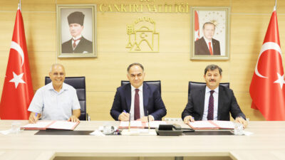 Altıparmak Ailesi,  merhum Nesrin Altıparmak anısına,  müdürlüğünü yaptığı    Merkez Karatekin