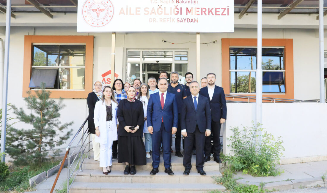 Vali Çakırtaş’tan Sağlık Kuruluşlarına Kapsamlı Ziyaret Çankırı Valisi Hüseyin Çakırtaş, kentteki sağlık hizmetlerini yerinde incelemek ve