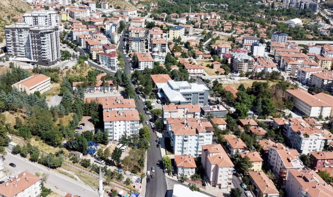 100 Km’lik Yol Hamlesi Adım Adım İlerliyor Çankırı Belediyesi, üç yılda 100 km’lik yol yapımı ve yenilemesini
