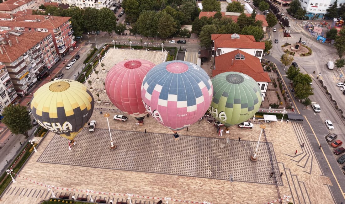 Olumsuz Hava Şartlarına Rağmen Balon Heyecanı Yaşandı TUZFEST’26 kapsamında gerçekleştirilen balon uçuşları, hava şartları nedeniyle vatandaşları hayal