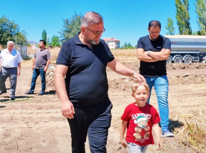 Şabanözü’nde TMO Alımları Başladı: Başkan Özcan’dan Çiftçilere Destek Mesajı Toprak Mahsulleri Ofisi (TMO), Şabanözü ilçesinde sezonun ürün alımlarına resmen