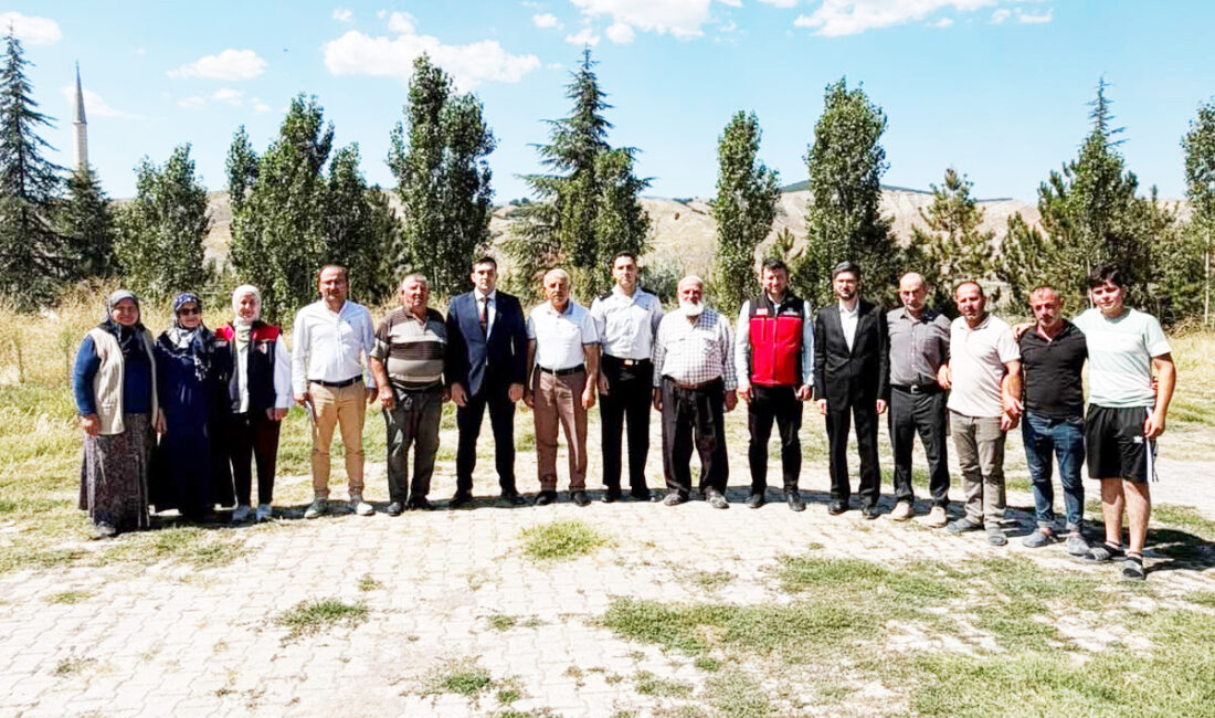 Yapraklı Kaymakamı İhsan Akbel’den Yenice Köyü’ne Ziyaret Çankırı’nın Yapraklı İlçesi Kaymakamı İhsan Akbel, ilçedeki daire amirleriyle birlikte