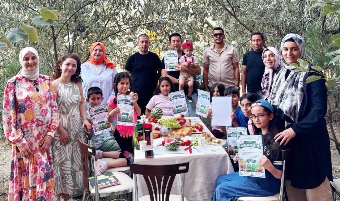 Çankırı İl Halk Kütüphanesinde Çocuklarla Hasat ve Kahvaltı Etkinliği Çankırı İl Halk Kütüphanesi tarafından çocukların doğayla, üretimle ve kitaplarla