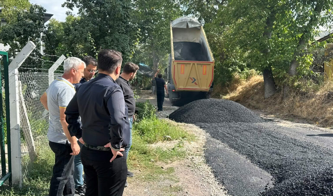 Eldivan’da Sıcak Asfalt Atağı: 12 Bin Metrekarelik Alan Modern Yollara Kavuştu Eldivan Belediyesi, altyapı çalışmaları tamamlanan güzergâhlarda sıcak asfalt serim seferberliği