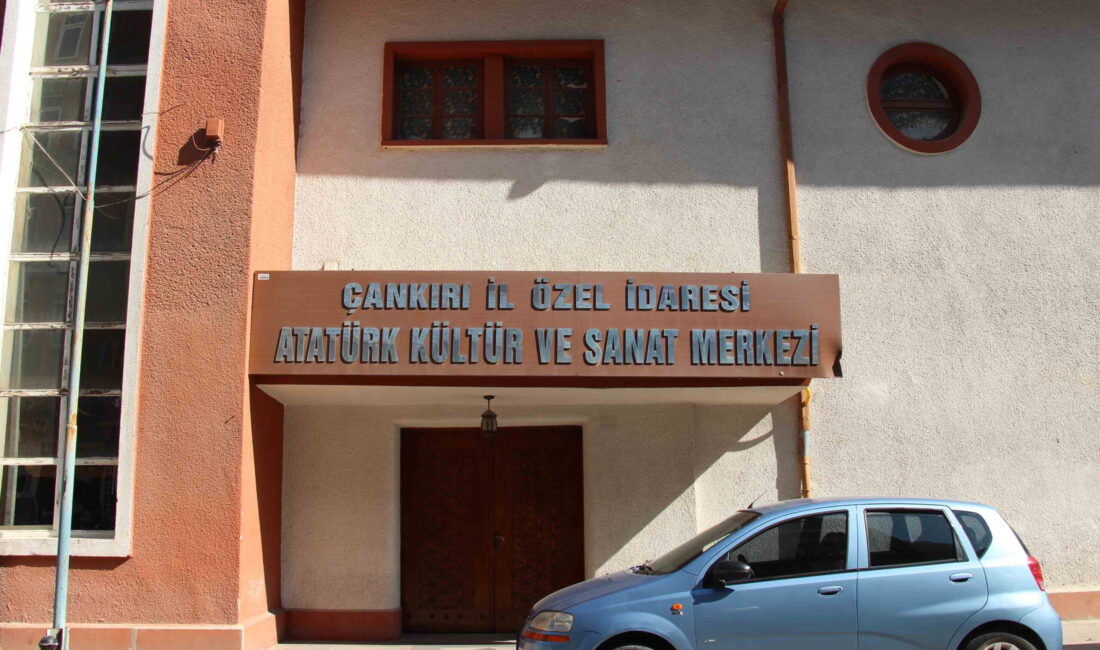 Yine salonsuz kaldık… Edinilen bilgilere göre Atatürk Kültür ve Sanat Merkezi yine tadilata