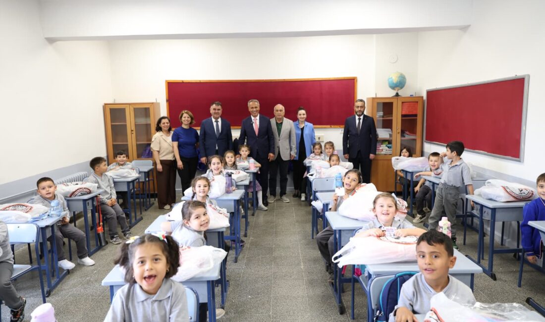 Çerkeş Belediyesi, yeni eğitim-öğretim yılının ilk gününde ilçedeki tüm öğrencileri