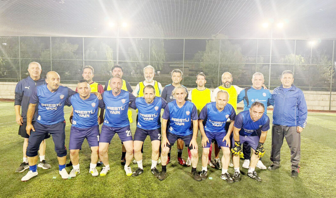 Çankırı Belediyespor Veteranlar Takımı Sezonu Açtı Çankırı Belediyespor Veteranlar Takımı, önümüzdeki sezon mücadele edeceği Veteranlar Ligi