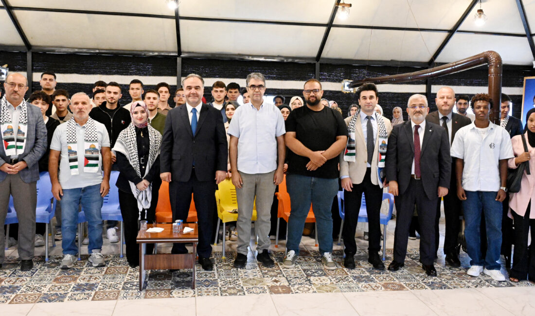 ÇAKÜ’de “Yıkımdan Umuda: Gazze’de Eğitim ve Bilimin Geleceği” Etkinliği Düzenlendi Çankırı Karatekin Üniversitesi Bilim İletişimi Ofisi ve Çankırı Uluslararası Öğrenciler