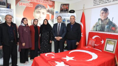 Çankırı Valisi Hüseyin Çakırtaş, eşi Seda Çakırtaş ve İl Jandarma