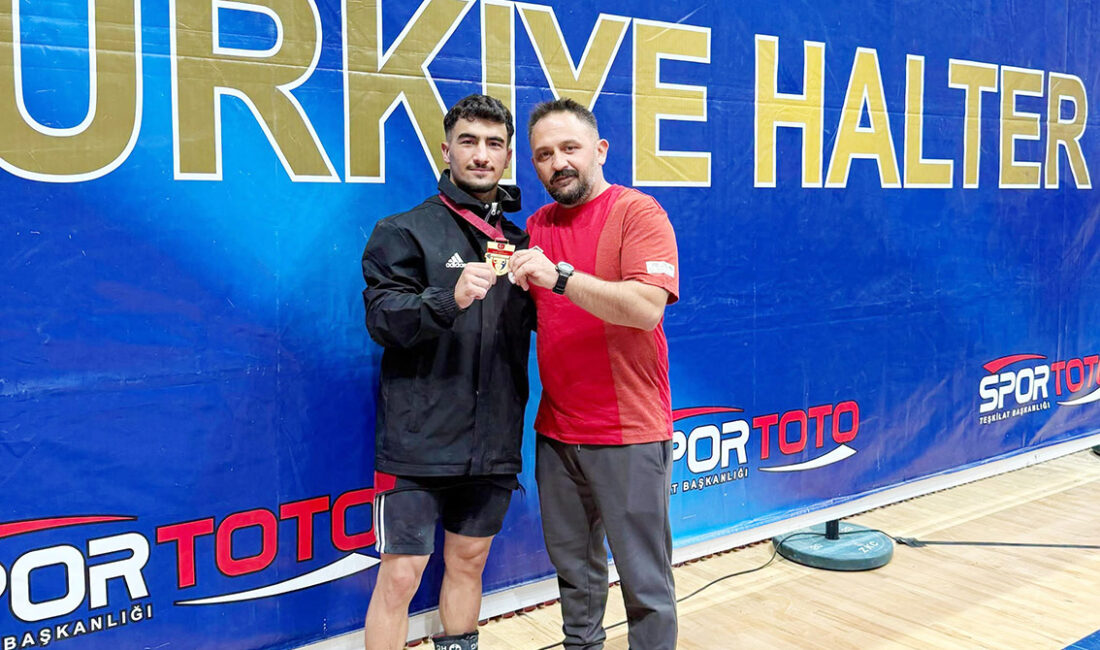 Yılmaz’dan Türkiye Rekoru ve Şampiyonluk! Konya’da düzenlenen Gençler Türkiye Halter Şampiyonası’nda piste çıkan milli sporcumuz
