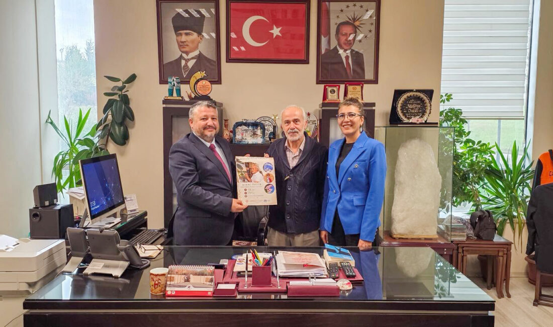 Ateşin ve Boyanın Sanata Dönüştüğü Anlar Çankırı’da! Ahşap Yakma ve Resim Sanatçısı Şükrü Özgür tarafından Ateşin Ahşaba,