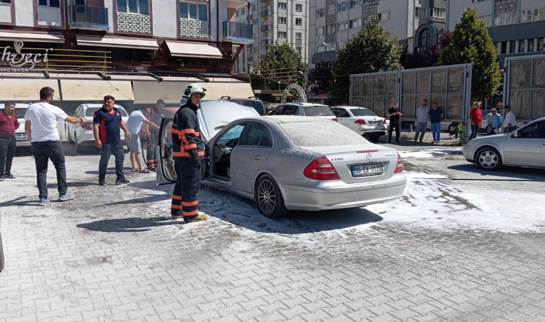 Aynı araç 1 saat arayla 2. kez yandı Özel bir otoparkta bulunan araçta dün üst üste 2 kez