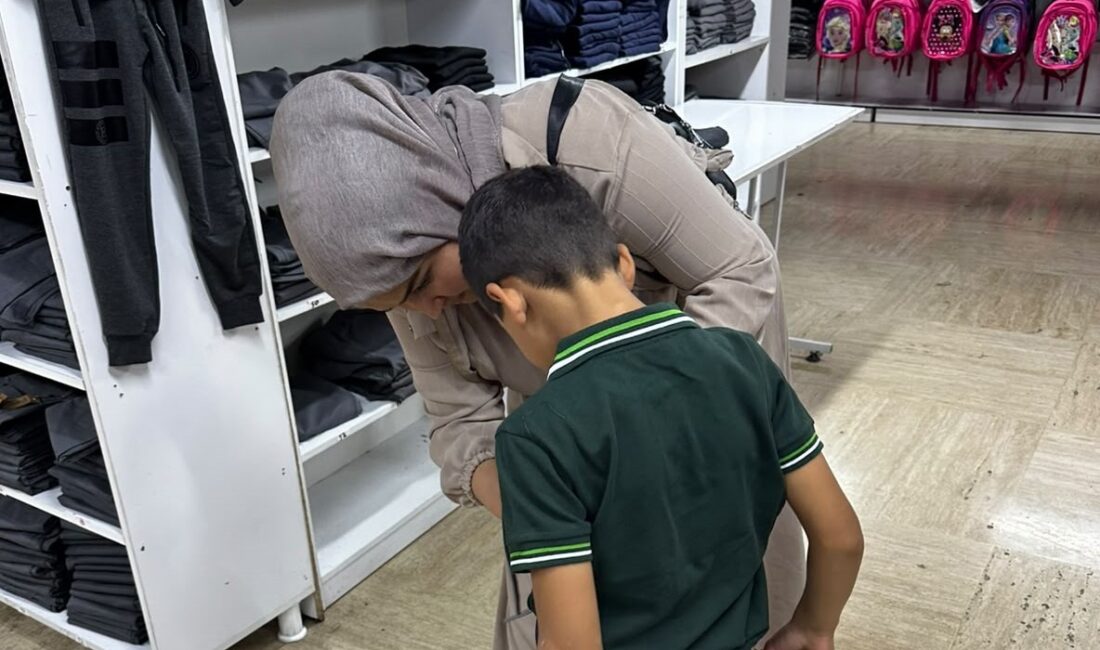 50 öğrenciye destek oldular İyiliğin Sessiz Kahramanı: Dudu Anne Gönüllere Dokunmaya Devam Ediyor Dudu