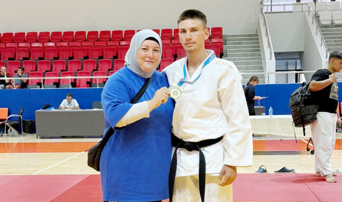 Çanakkale Güzelyalı’da düzenlenen Sporcu Eğitim Merkezleri (SEM) Türkiye Judo Şampiyonası,