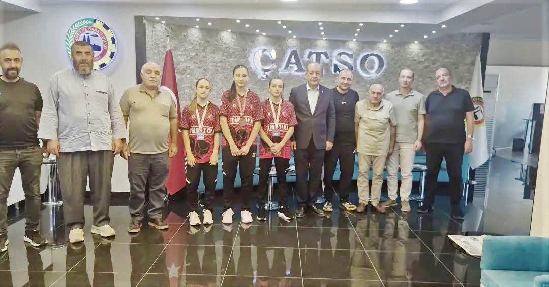 ÇATSO’dan Gururlandıran Boksörlere Altın Ödülü Boks branşında elde ettikleri Türkiye dereceleriyle Çankırı’yı gururlandıran başarılı sporcular