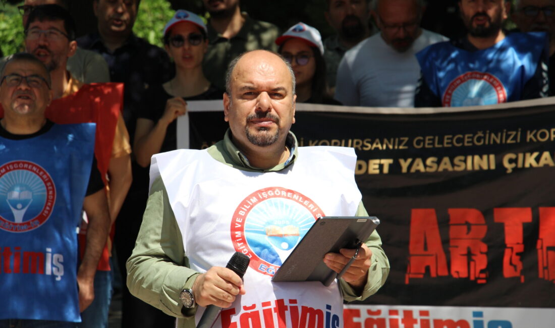 Manisa’nın Turgutlu ilçesinde bir okulun önünde meydana gelen silahlı saldırı