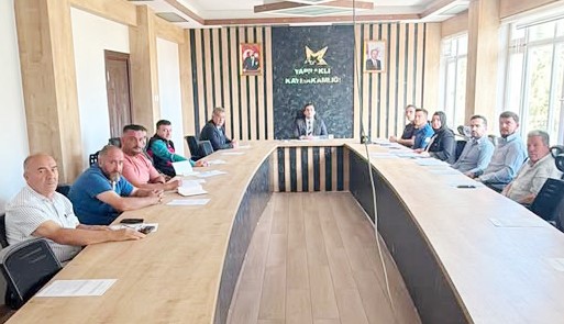 Yapraklı’da Yeni Eğitim-Öğretim Yılı Öncesi Güvenlik Masaya Yatırıldı Yapraklı’da 2026-2027 Eğitim-Öğretim Yılı öncesinde, öğrencilerin huzurlu ve güvenli bir