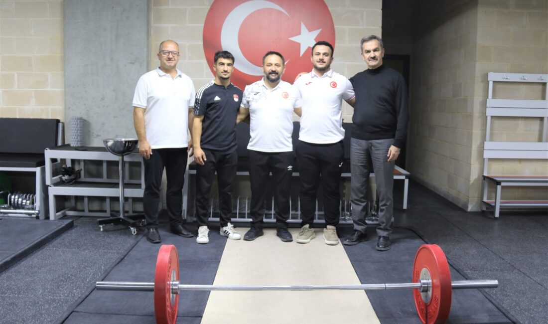 Çankırı’nın Gururlarına Sadık Ak’tan Moral Ziyareti Çankırı Gençlik ve Spor İl Müdürü Sadık Ak, Konya’da milli