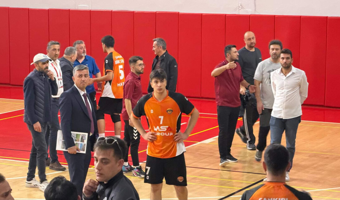 TVF Uzman Posta Erkekler Voleybol Ligi 3. Grupta mücadele veren