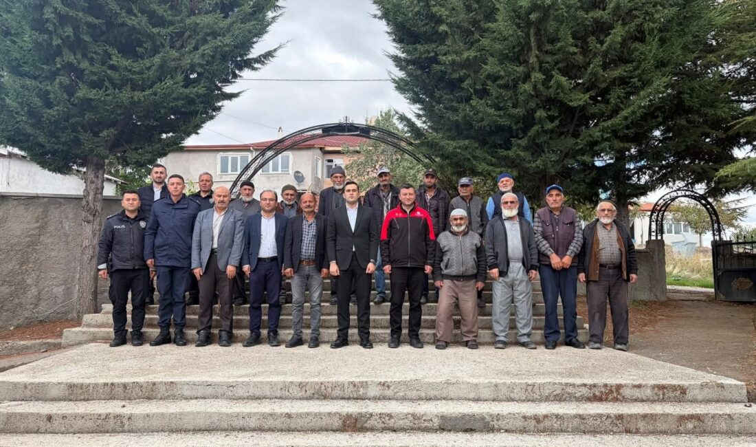 Kaymakam Akbel’den Köy Ziyaretleri Çankırı’nın Yapraklı ilçesinde saha çalışmalarını aralıksız sürdüren Kaymakam İhsan Akbel,
