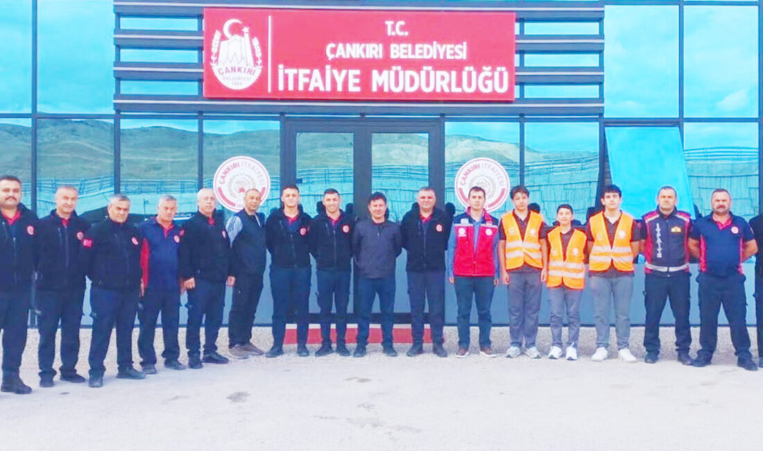 Öğrencilerden Kahraman İtfaiyecilere Ziyaret Çankırı Mesleki ve Teknik Anadolu Lisesi (MTAL), toplumsal sorumluluk projeleri