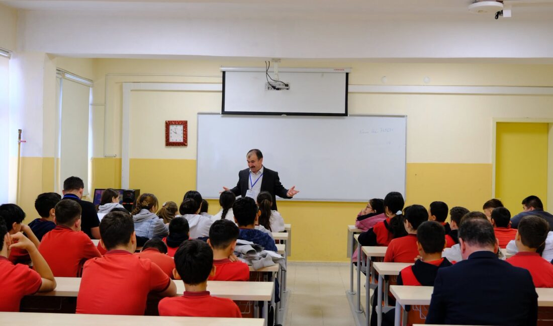 “Günlük Hayatta Bilimsel Düşünme ve Keşfetme Yolculuğu” Söyleşisi Gerçekleştirildi TÜBİTAK 4009 Destek Programları kapsamında TOKİ Ortaokulu bünyesinde, öğrencilerin bilimsel