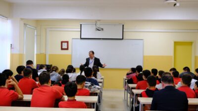 TÜBİTAK 4009 Destek Programları kapsamında TOKİ Ortaokulu bünyesinde, öğrencilerin bilimsel