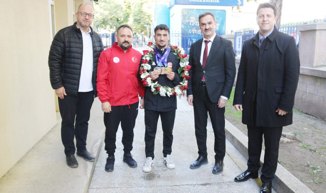 Arnavutluk’ta düzenlenen Gençler Avrupa Şampiyonası’nda altın madalya kazanarak göğsümüzü kabartan
