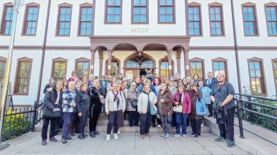 İlimizdeki tarihi ve turistik yerleri gezmek amacıyla çevre illerden çeşitli