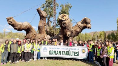 Çankırı Karatekin Üniversitesi (ÇAKÜ) tarafından Yapraklı’da düzenlenen doğa yürüyüşü ve