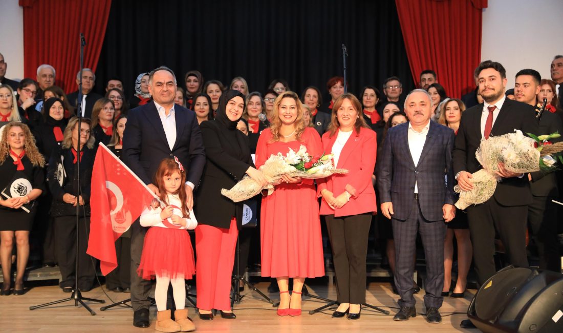 Cumhuriyet Coşkusu Türkülerle Sahneye Taşındı Çankırı Belediyesinin 29 Ekim Cumhuriyet Bayramı kutlamaları kapsamında düzenlediği Cumhuriyet