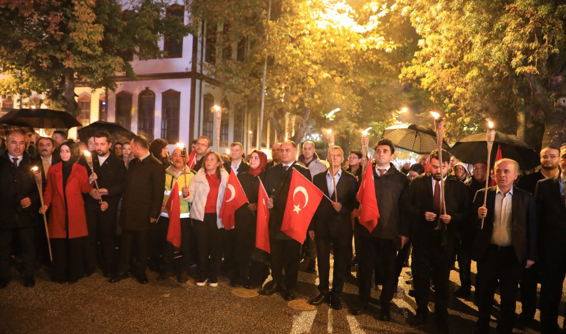 Çankırı’da Fener Alayı ve Kabul Törenine Yoğun Katılım Çankırı’da Cumhuriyet’in 103. yıl dönümü ve 29 Ekim Cumhuriyet Bayramı