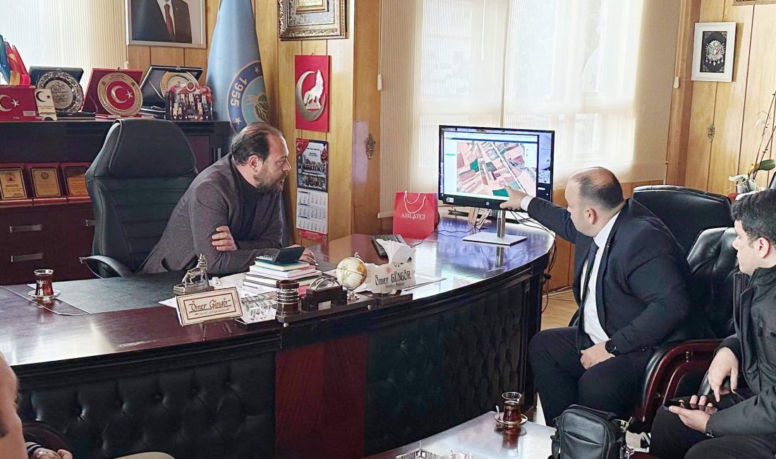 Yapraklı’da Doğal Gaz Heyecanı: 2027’de Çarşı Meydanı’nda Alevlenecek Çankırı’nın Yapraklı ilçesinde doğal gaz yatırımları tüm hızıyla sürüyor. Yapraklı