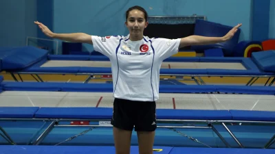 Çankırı’da yaşayan 14 yaşındaki milli cimnastikçi Fatma Rana Gökçe, 4-16