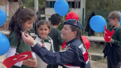 Çankırı İl Jandarma Komutanlığı ekipleri, Yapraklı ilçesinde eğitim veren Yukarıöz