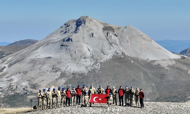 Ilgaz Küçük Hacet Tepesi’ne Doğa Keşfi Gerçekleştirildi Çankırı İl Jandarma Komutanlığına bağlı ekipler eğitim ve uygulama eğitimlerini
