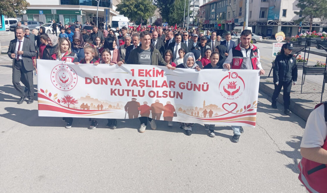 ‘Yürüyerek Gençleşiyoruz’ programı gerçekleştirildi Aile ve Sosyal Hizmetler Bakanlığı tarafından 1 Ekim Dünya Yaşlılar