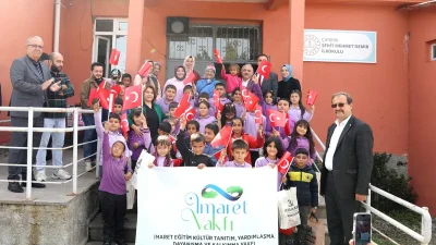 İmaret Vakfı temsilcileri, Tüney Şehit Mehmet Demir İlkokulu’nda öğrencilerle bir